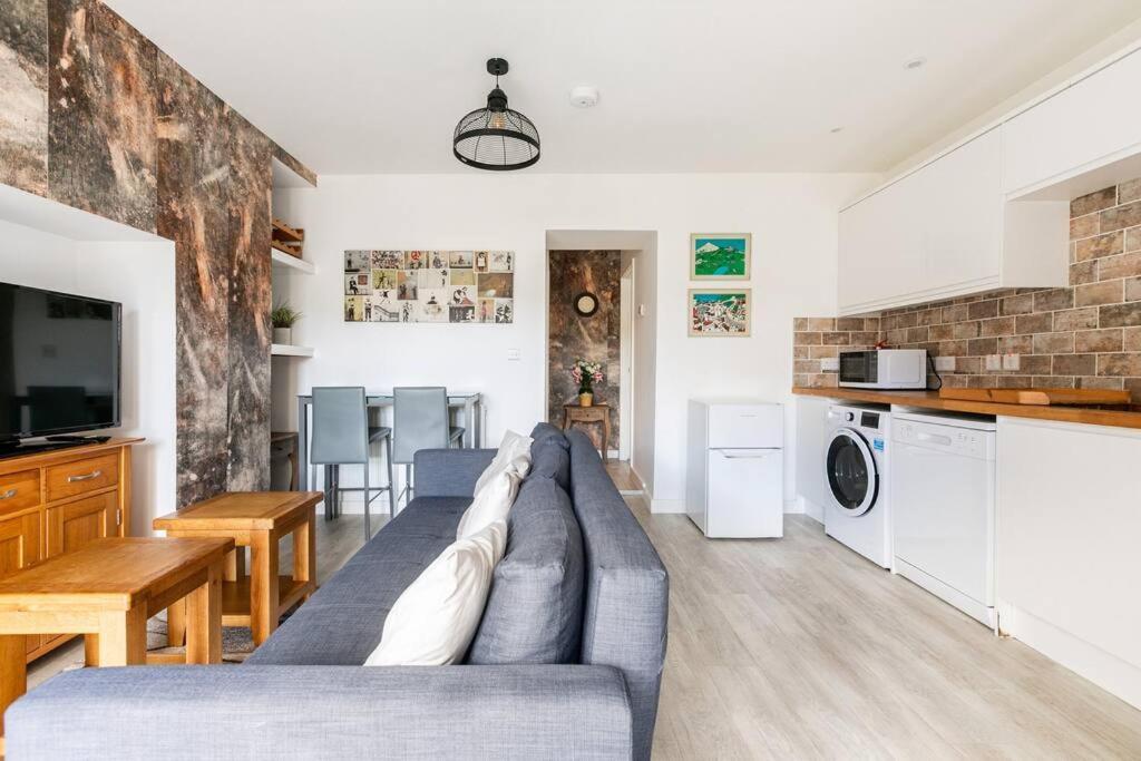 Luxurious Apartment With View Of Carn Brea Redruth Εξωτερικό φωτογραφία