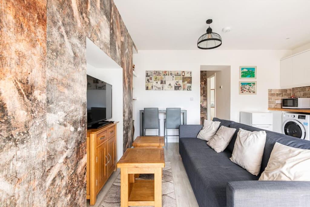 Luxurious Apartment With View Of Carn Brea Redruth Εξωτερικό φωτογραφία